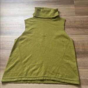 Garnet Hill 100 % cashmere Olive Green Sweater